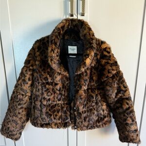 Abercrombie & Fitch Leopard Print Puffer Jacket